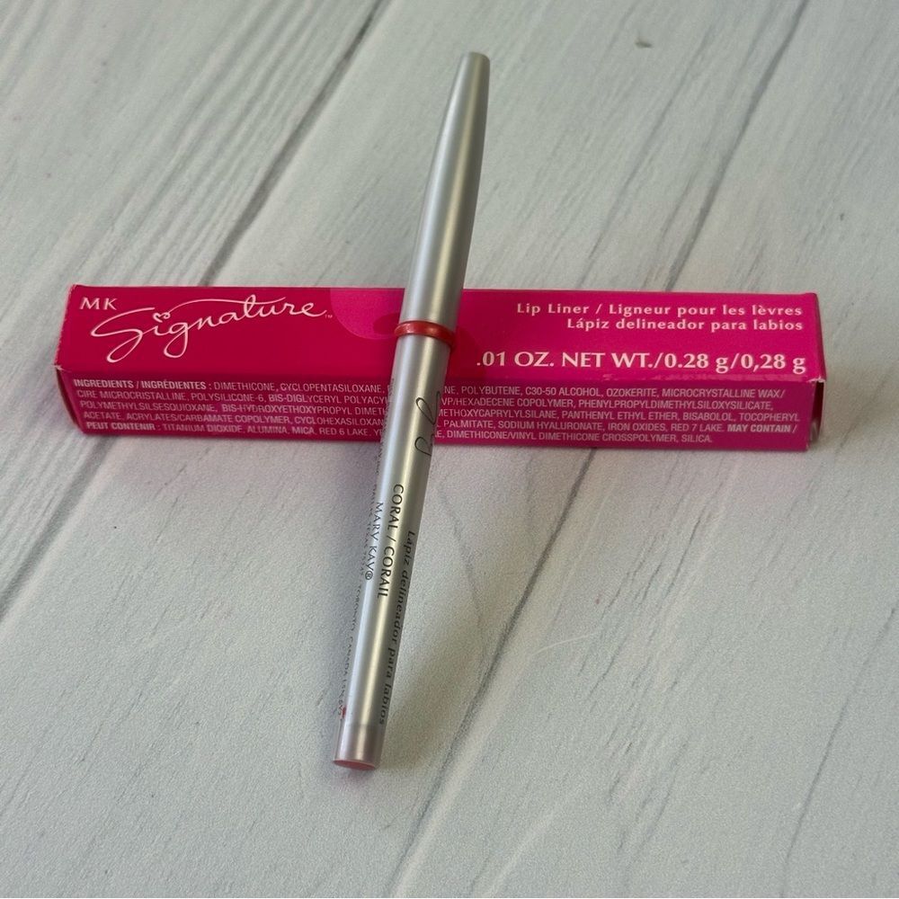 NIB CORAL Mary Kay Lip Liner